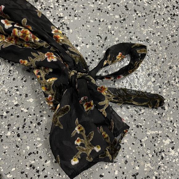 Love Sam Cold Shoulder Floral Top Blouse Size Small Black - Picture 5 of 6